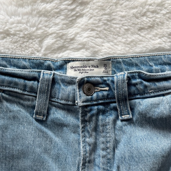 Abercrombie & Fitch The 90s Relaxed Jean High Rise Carpenter Jean size 25/0 - Picture 2 of 8